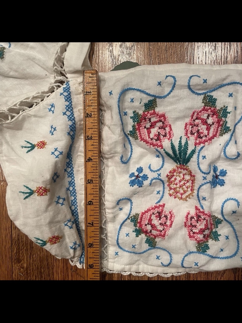 FARM Rio NWT White Embroidered Puff Sleeve Crop Top with Pink & Blue Floral Moti - Picture 7 of 9